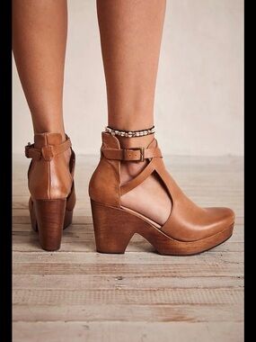Free People Brown Cedar Clog Wooden Leather Cross Strap EU 36 / US 6